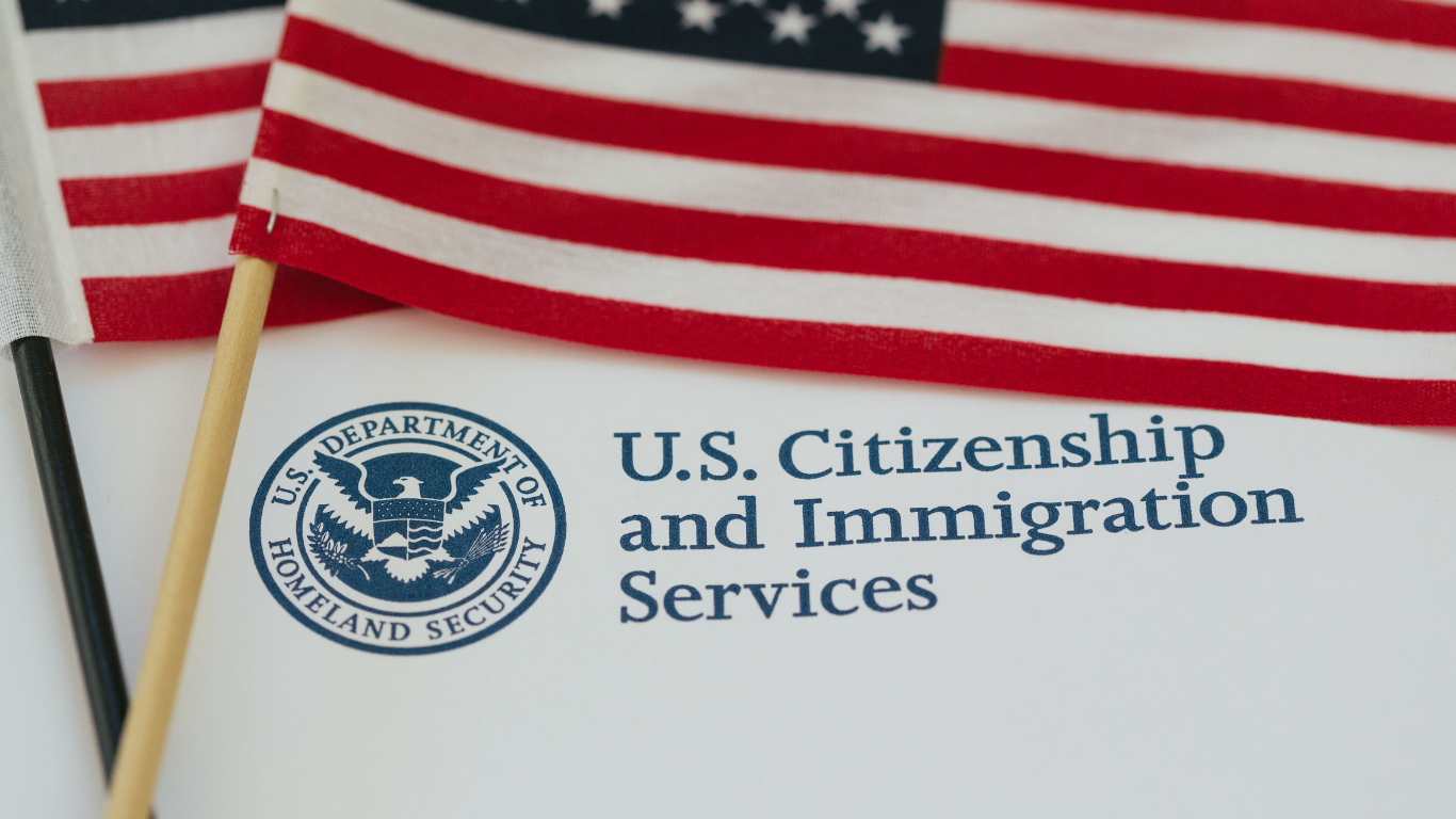 Médico realizando un examen médico para inmigración en Houston
